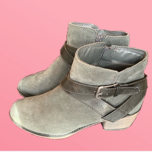 SONOMA Women’s Charcoal Ankle Boots - Picture 4 of 4